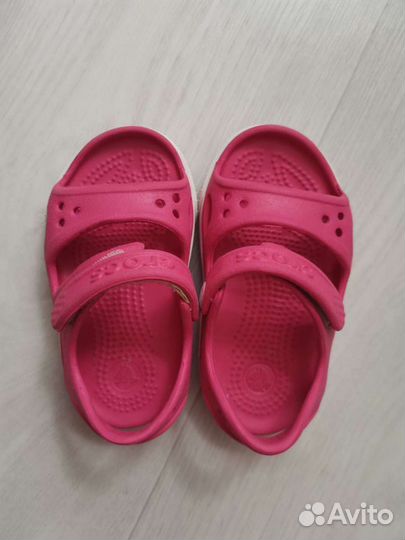 Детские сандалии crocs