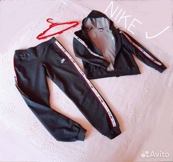 Спортивный костюм Nike