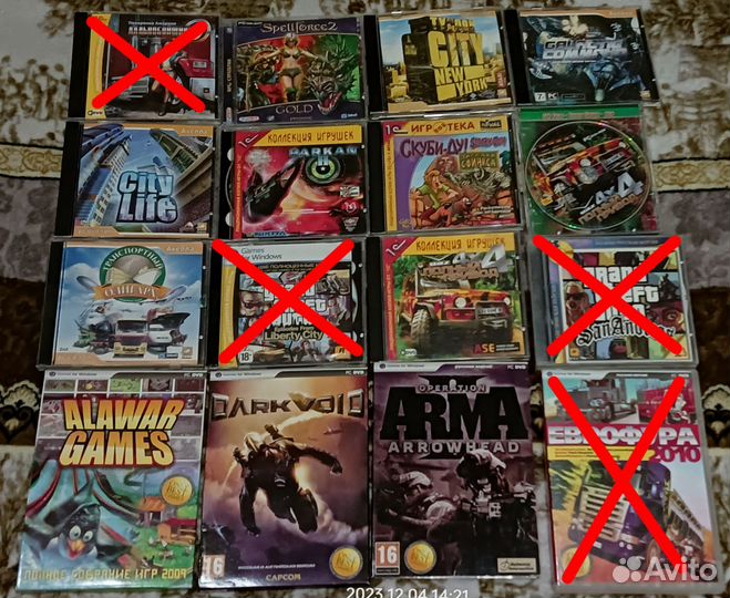 Коллекция CD дисков с играми
