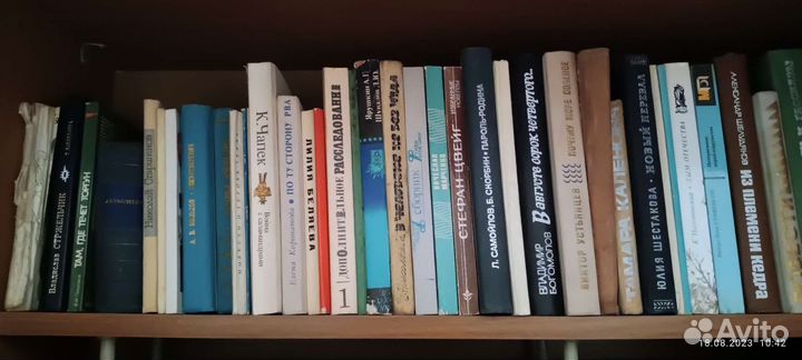 Отдам в добрые руки книги