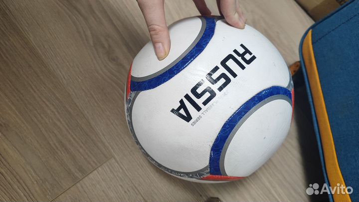 Футбольный мяч