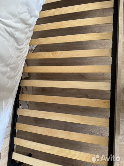 Кровать с матрасом 90 х 200