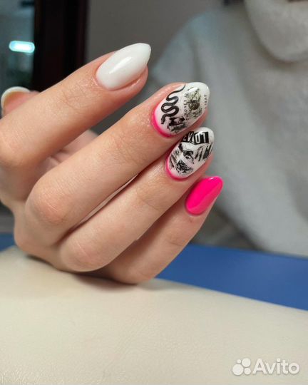 Маникюр в салоне
