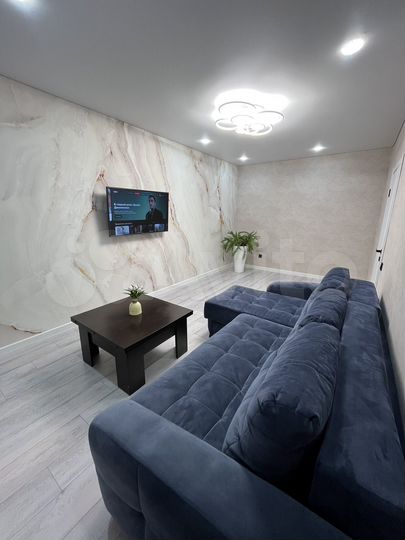 2-к. квартира, 60 м², 1/12 эт.