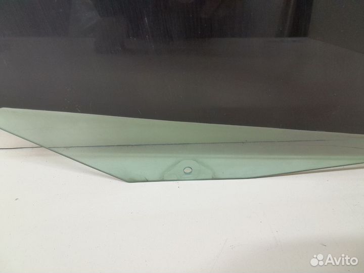 Стекло двери задней правой Land Rover Discovery 3