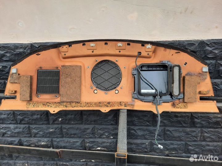 Задняя полна Toyota Crown 140 141 143