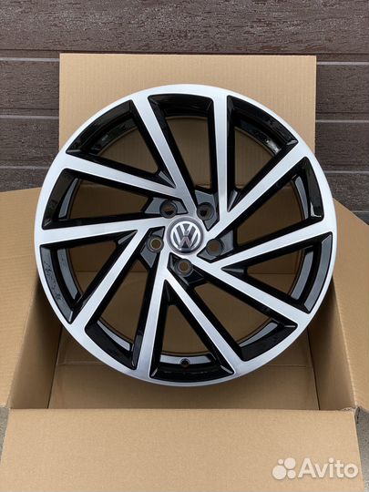 Диски r18 Golf GT черные с полировкой 5x112
