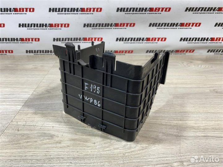 Корпус акб Volkswagen Passat B6 седан 1.8 BZB 2009