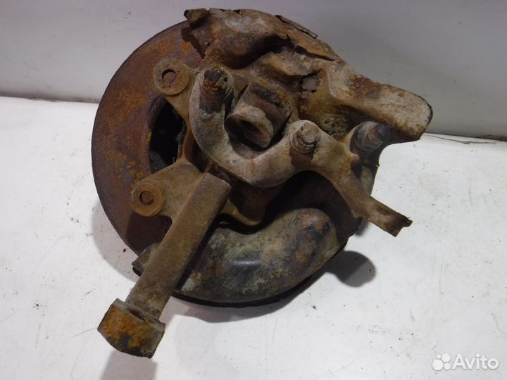 Кулак поворотный передний правый Toyota Hiace