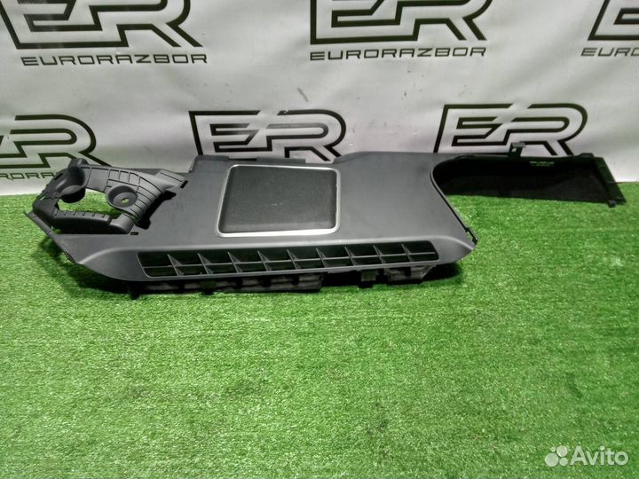 Крепление шторки багажника Land Rover Range Rover