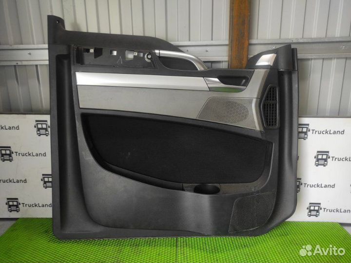 Обшивка боковой двери левая Man Tgx