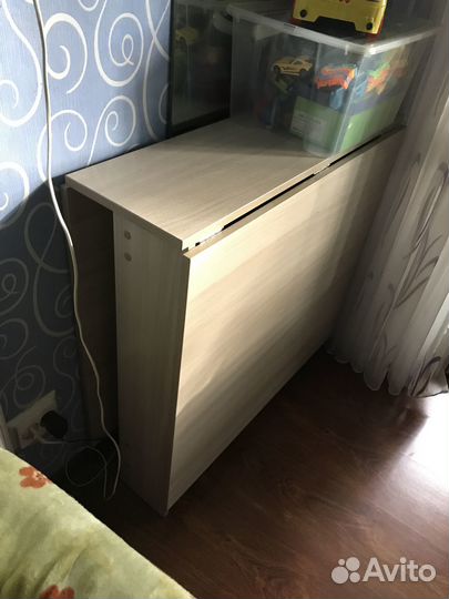 Стол книжка
