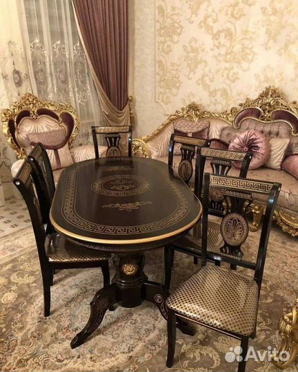 Стол кухонный