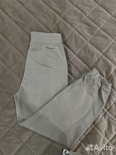 Спортивный костюм женский