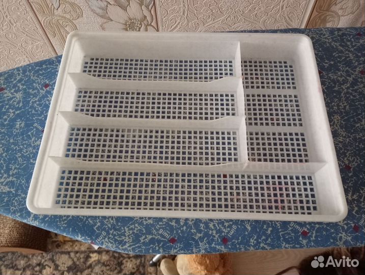Лотки для хранения столовых предметов, посуды