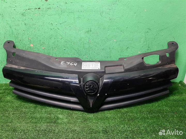 Решетка радиатора Opel astra H 2006