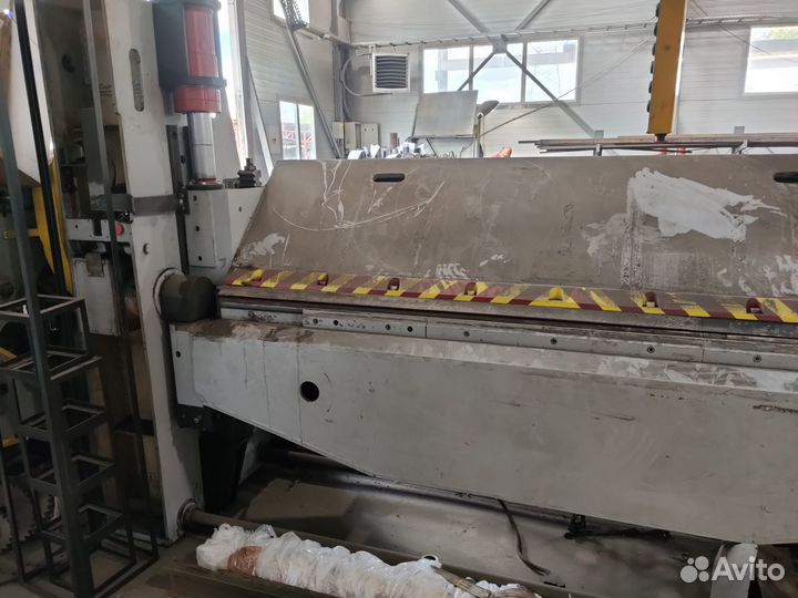 Ив2144 Машина листогибочная с гибочной балкой