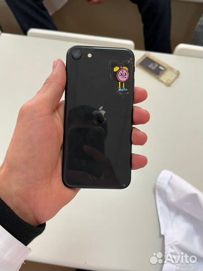 iPhone SE (2020), 64 ГБ