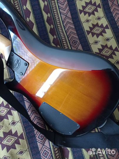 Бас-гитара фирмы Stagg