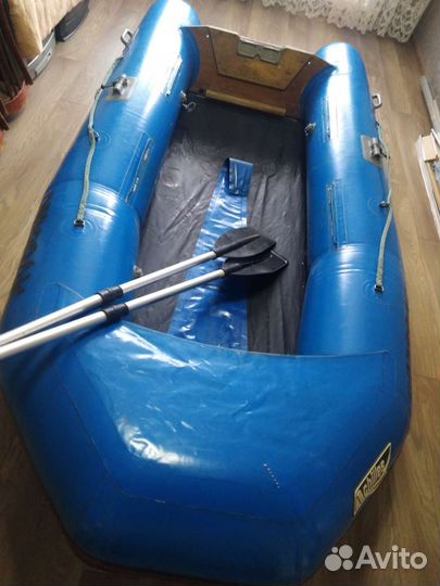 Лодка весельная