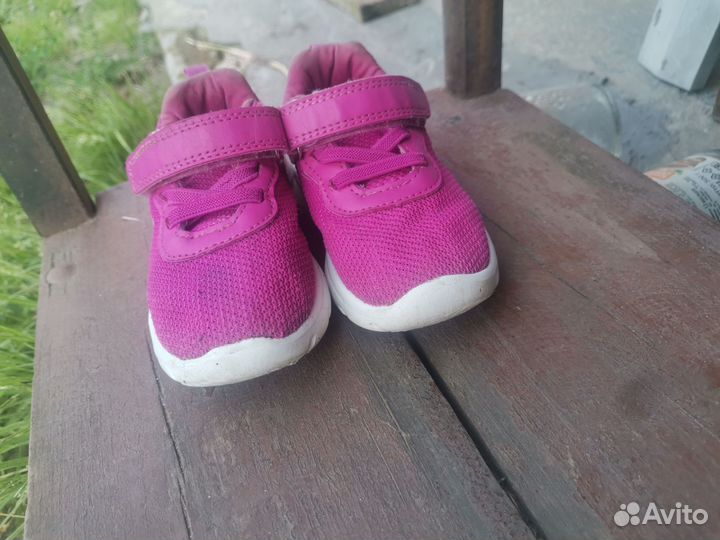 Кроссовки на девочку 24 размер