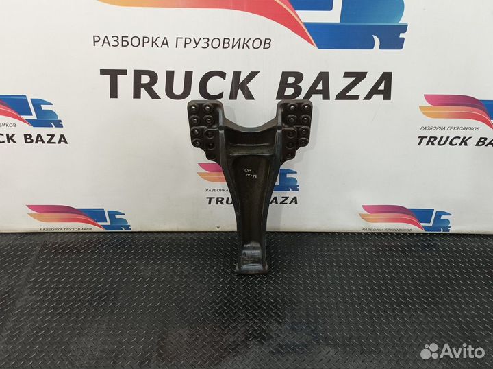 41214827 Кронштейн реактивной тяги