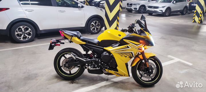 Мотоцикл Yamaha FZ6R (XJ6F)