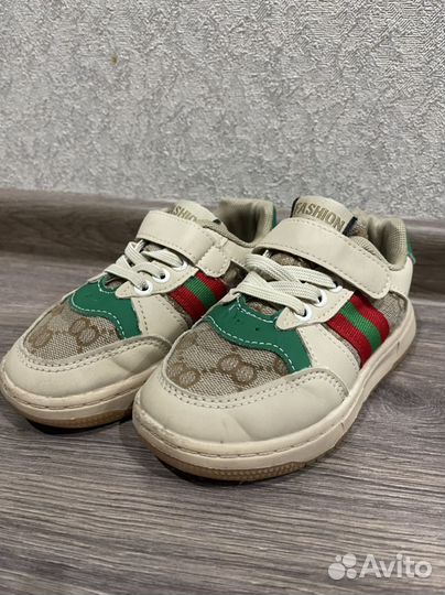 Кроссовки для девочки 28