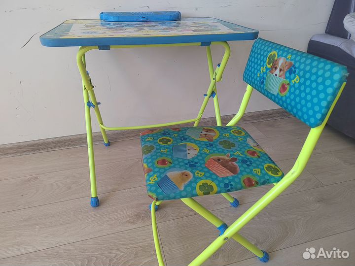 Детский комлект (стол, стул)