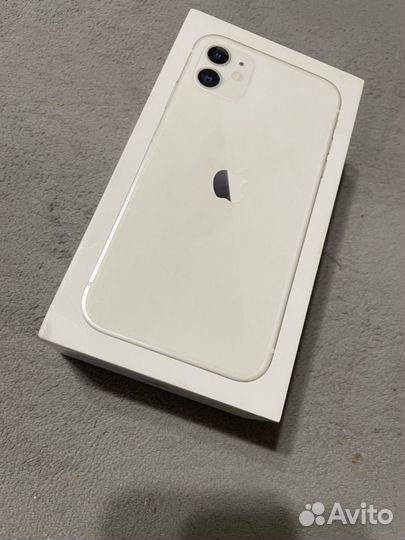 iPhone 11, 64 ГБ