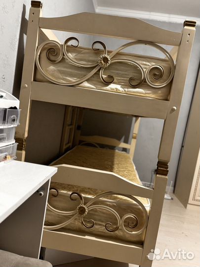 Двухъярусная кровать бу с матрасами