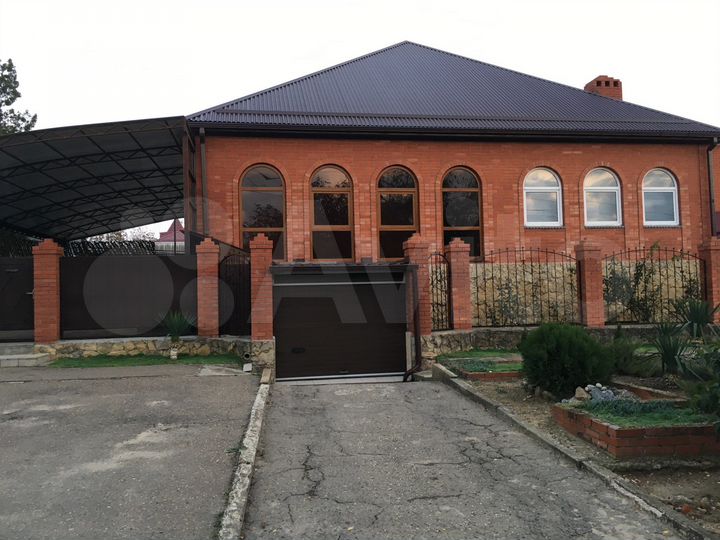 Дом 330 м² на участке 4,3 сот.