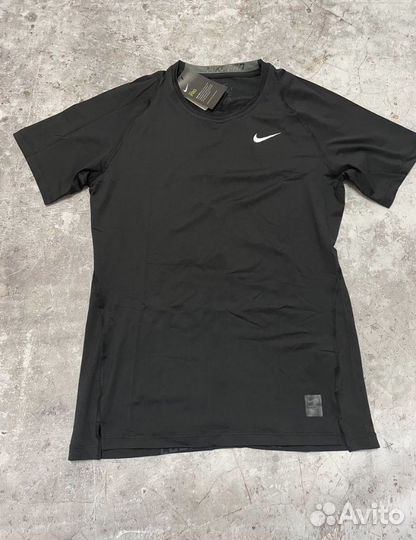 Футболка Nike рашгард короткий рукав