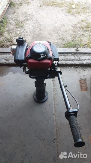 Лодочный мотор водомет Honda 4-х тактный, 5л.с