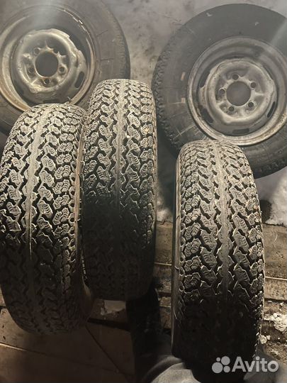 Резина с дисками на москвич