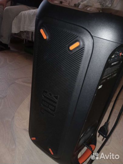 Акустические колонки jbl напольные