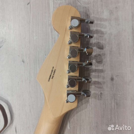 Электрогитара Fender Squier Stratocaster + комбик