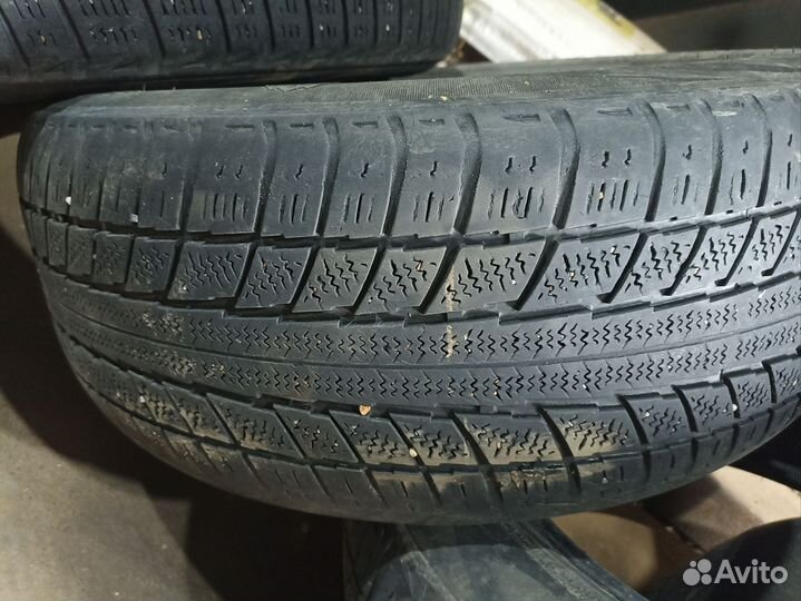 Triangle Snowlink TWT02 215/55 R17