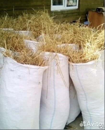 Солома, опилки в мешках