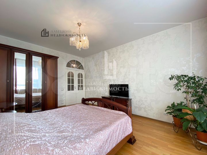 4-к. квартира, 128,3 м², 5/6 эт.