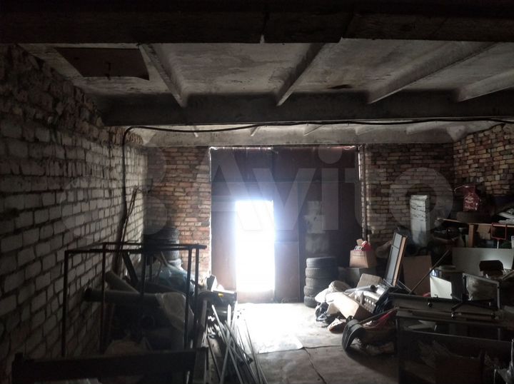 Гараж, > 30 м²