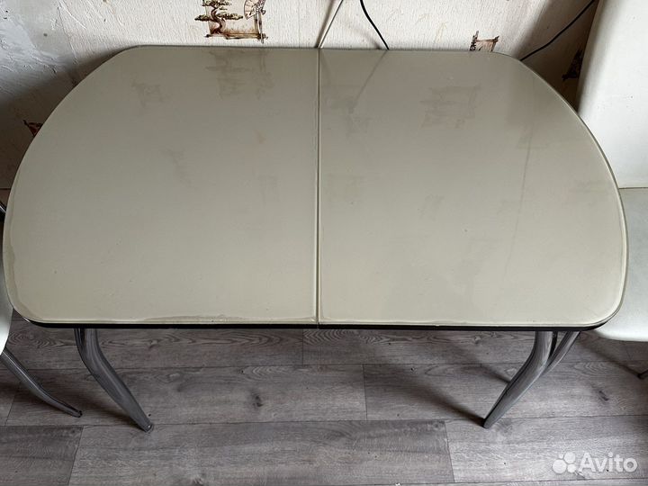 Кухонный стол