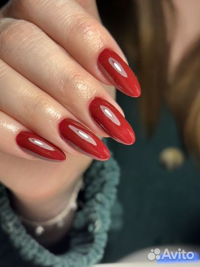 Модель на маникюр