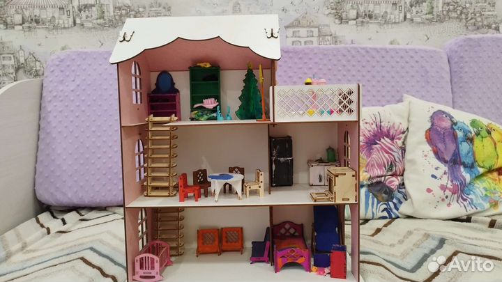 Кукольный домик с мебелью