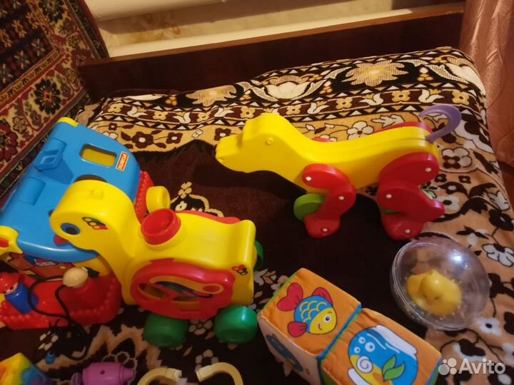 Продам пакет игрушек от 1 г до 3.5 лет