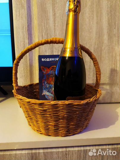 Корзина плетеная для подарков или цветов