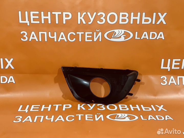 Облицовка противотуманной фары granta