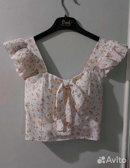 Летний укороченный топ