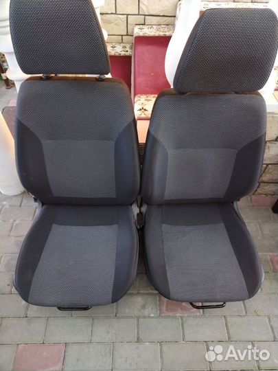 Передние сиденья на УАЗ patriot