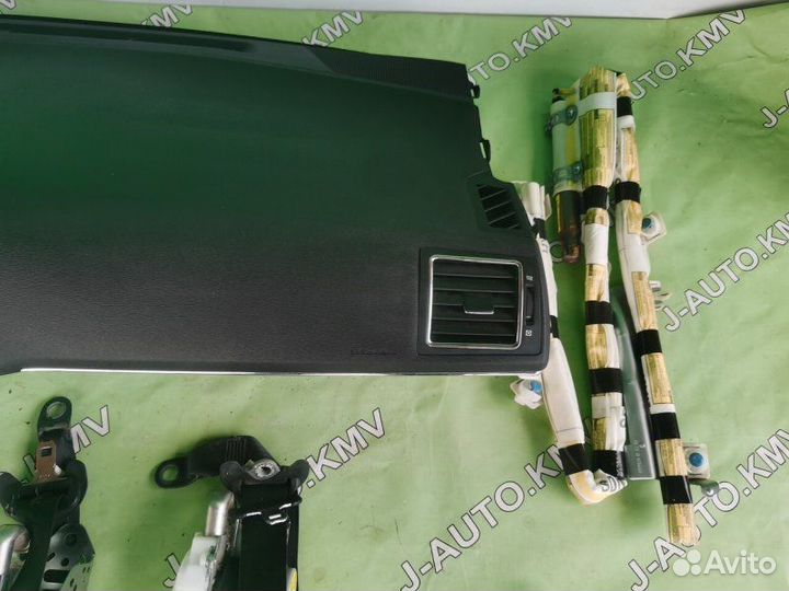 Панель салона передний Toyota Avensis 3